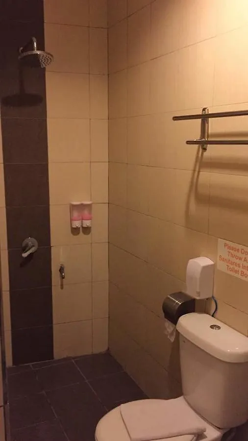 De Kpmj Inn Hotel Johor Bahru 2*,